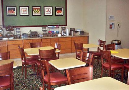 Fairfield Inn & Suites Peru Restaurante foto