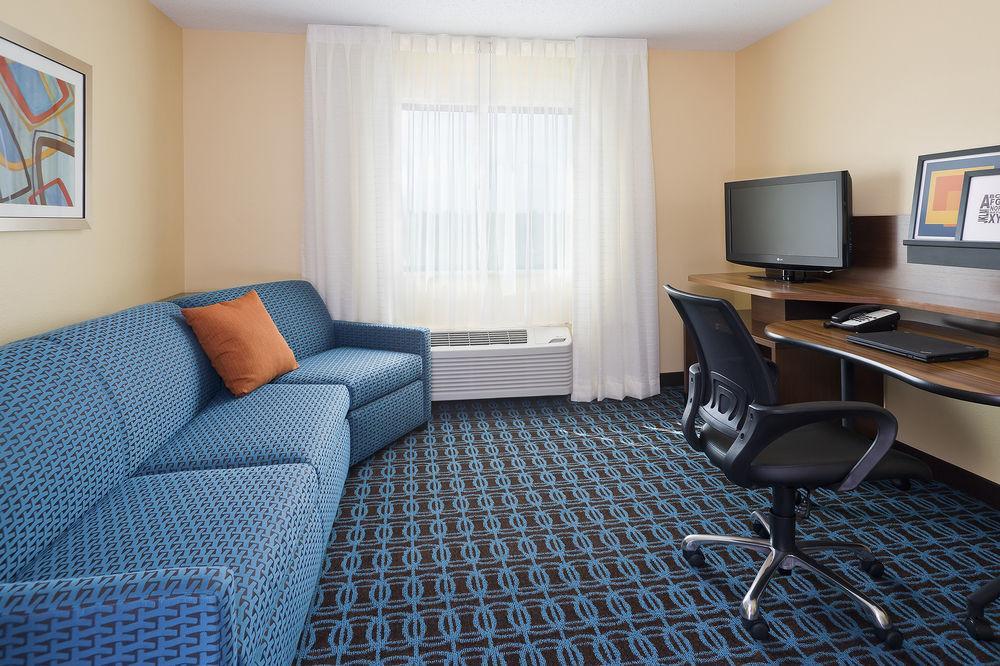 Fairfield Inn & Suites Peru Exterior foto